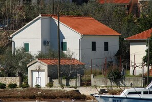 Exterior - Rustic House Miketa -family- friendly holiday home for nature lovers! (Lukoran)