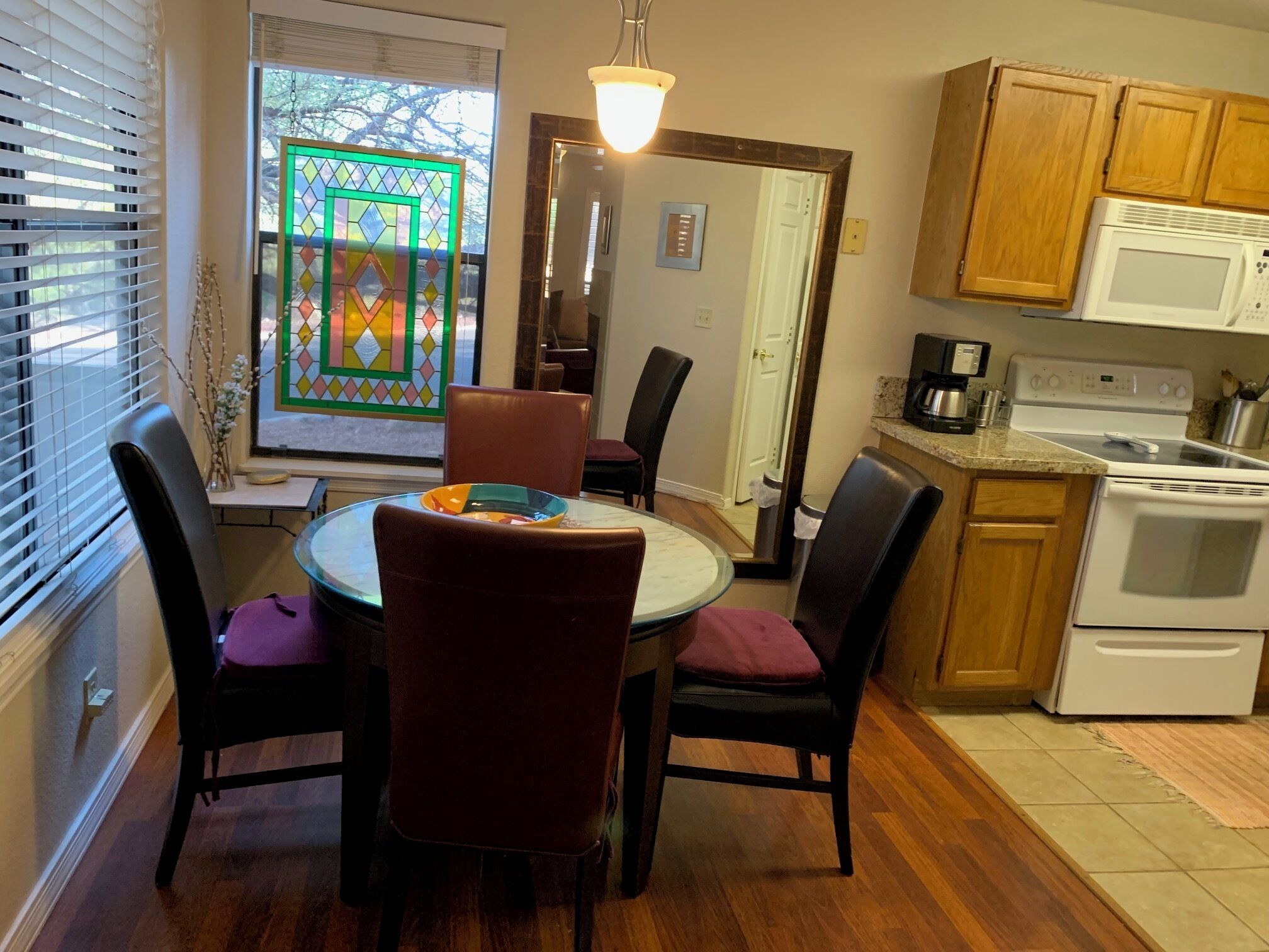 雪櫃、微波爐、焗爐、爐具