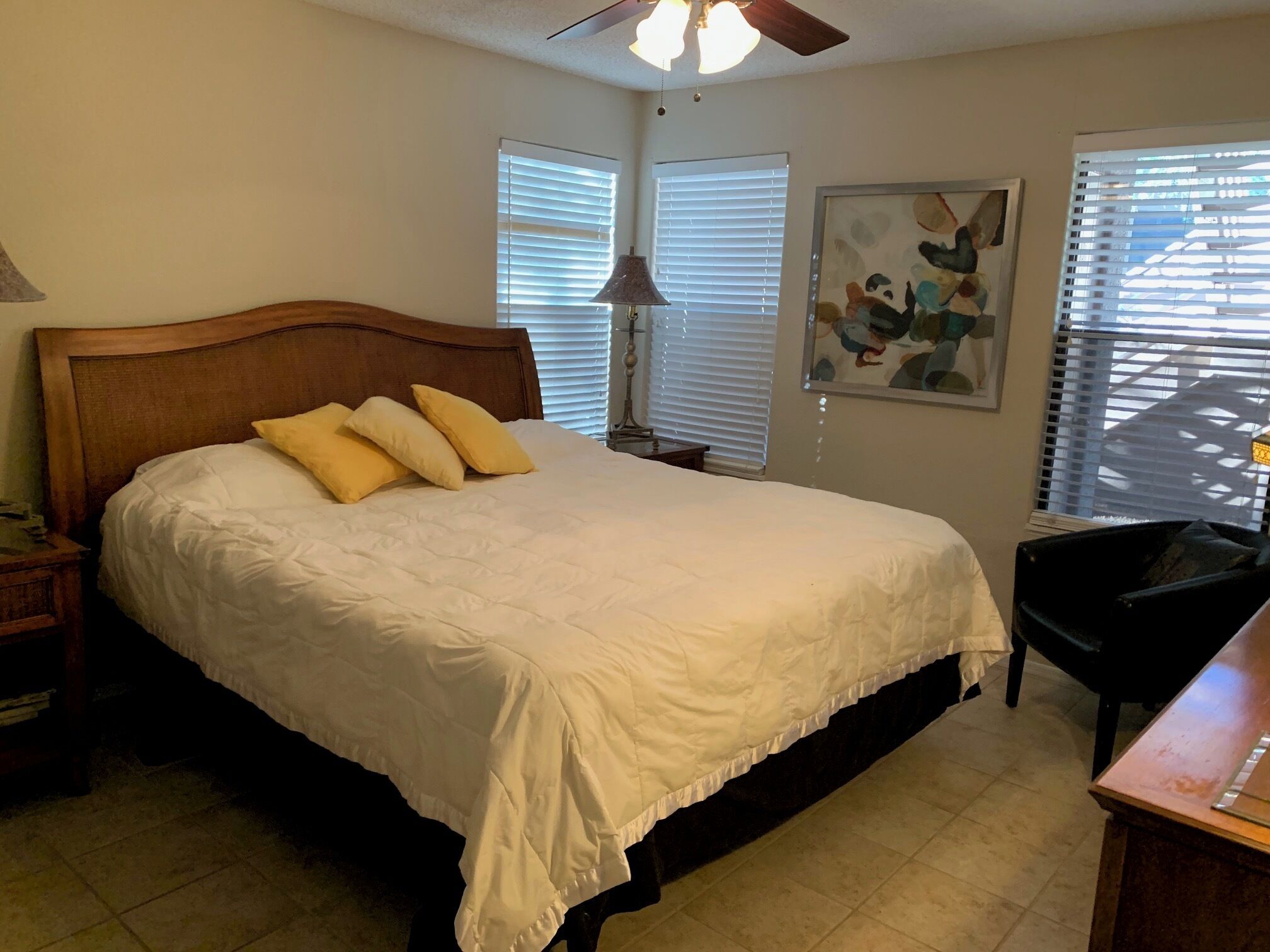 2 間睡房、房內夾萬、熨斗/熨衫板、免費 Wi-Fi