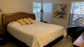 2 間睡房、房內夾萬、熨斗/熨衫板、免費 Wi-Fi