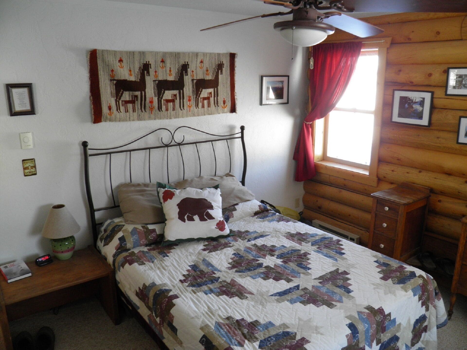 2nd lower level bedroom with queen bed...