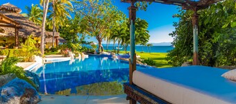 LUXURY BEACHFRONT ESTATE 8 BD RANCHOS ESTATES FULLY STAFFED, RESORT ACCESS INCL