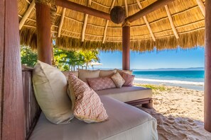 On the beach - LUXURY BEACHFRONT ESTATE 8 BD RANCHOS ESTATES FULLY STAFFED, RESORT ACCESS INCL (Punta Mita)