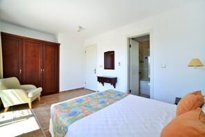 Villa, Garden View