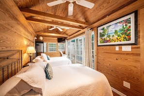 7 bedrooms, desk, iron/ironing board, free WiFi