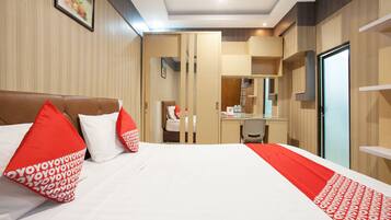 Kamar Double Standar | Meja kerja, Wi-Fi gratis, dan seprai linen