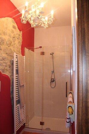 Shower, hair dryer, towels, soap - Private Home & Private Pool
Family Friendly/Welcome Dinner
IT055013C2DU035651 (Ficulle, Umbria)