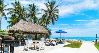 Fantástico privada de playa, de arena blanca, agua cristalina! Piscina wifi está cargada!