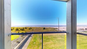Property grounds - OCEAN FRONT: F5 - REFRESH: Seaside Vacation Homes, Inc Managed (Seaside)