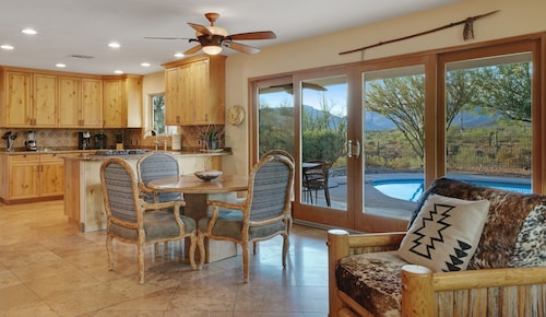 Old Western Sonoran Desert Getaway