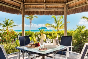 屋��外ダイニングエリア