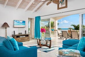 TV, books - Crystal Sands BEACHFRONT Villa! Private pool! Indescribable Views! Family Value! (Sapodilla Bay Beach)