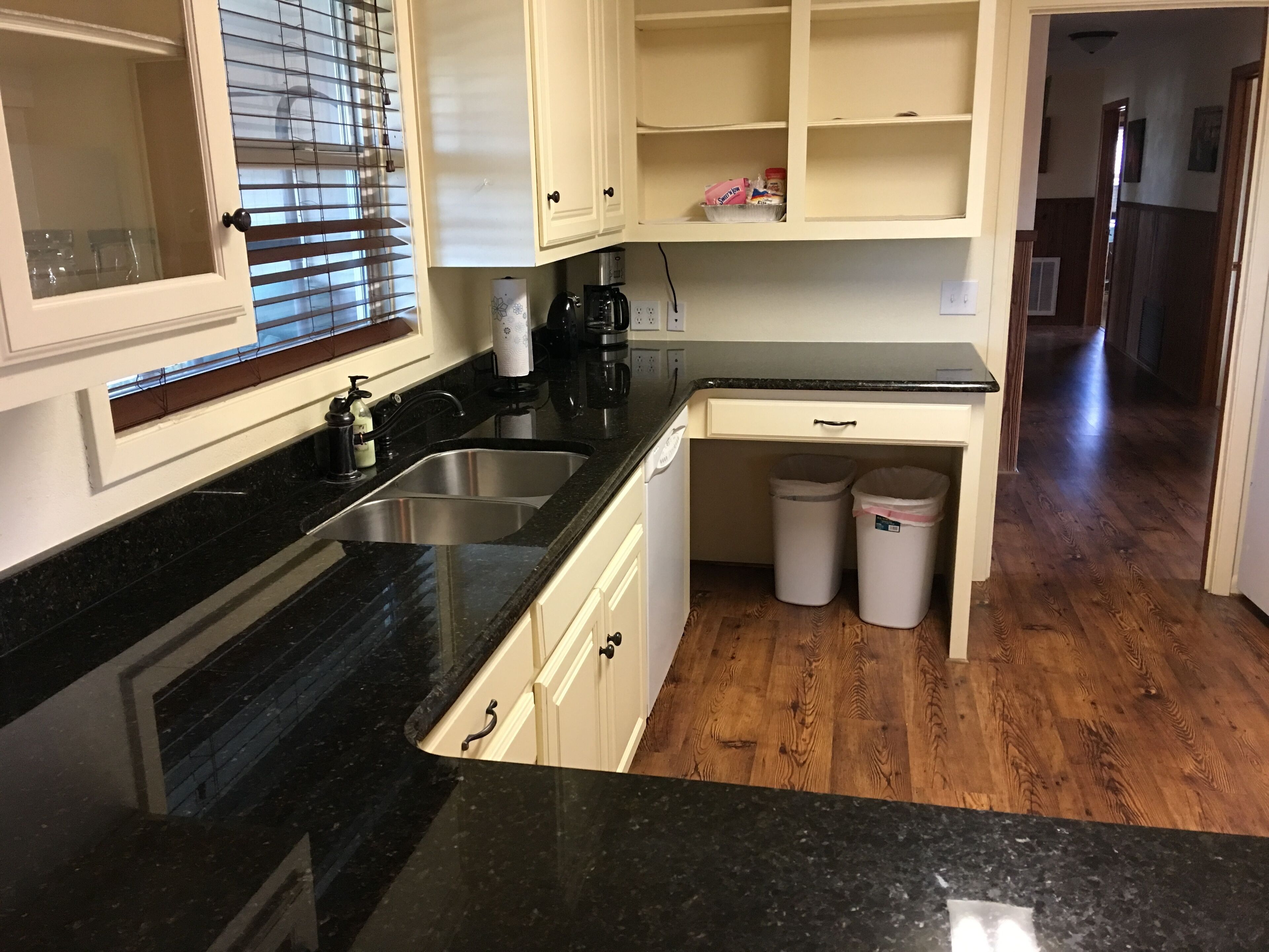 Batterie de cuisine, vaisselle et ustensiles