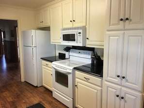 Cookware/dishes/utensils - Crooked Creek Ranch Gate House (Hamilton)