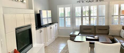 Smart TV, fireplace, DVD player, printers