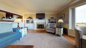 TV, DVD player - OCEAN FRONT: PACIFIC HAVEN:  On the Prom: Seaside Vacation Homes, Inc Managed  (Seaside)