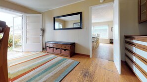 Interior - OCEAN FRONT: PACIFIC HAVEN:  On the Prom: Seaside Vacation Homes, Inc Managed  (Seaside)