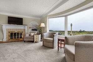 テレビ、DVD プレーヤー