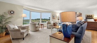 OCEAN FRONT: PACIFIC HAVEN:  On the Prom: Seaside Vacation Homes, Inc Managed 