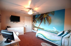 1 makuuhuone, työpöytä, silitysrauta/-lauta, vauvan matkasänky