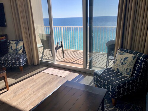 Stunning Beachfront Condo! Free Beach Chair Service! Short walk to Pier Park!