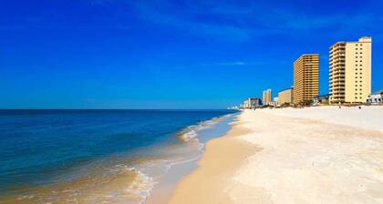 Upea huoneisto rannalla, ilmainen rantatuolipalvelu, kävelymatka Pier Park -kauppoihin