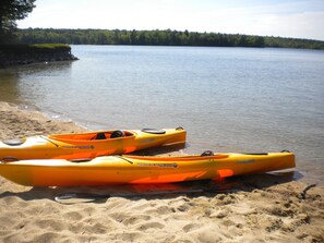 ビーチ、サンラウンジャー