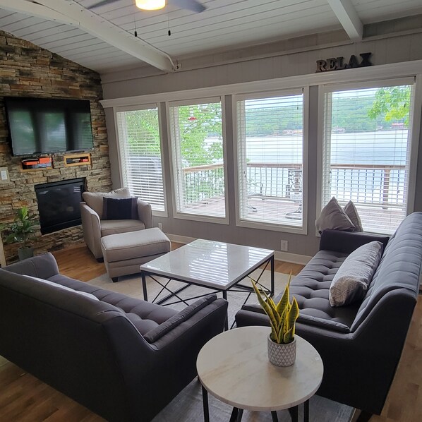 Smart TV, fireplace, DVD player