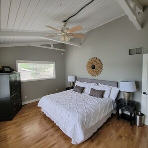 4 bedrooms, free WiFi, bed sheets