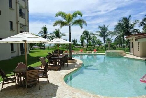 Beautiful Beachfront Ocean View Condo