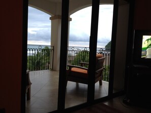 Interior - Beautiful Beachfront Ocean View Condo (Jaco)