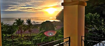 Beautiful Beachfront Ocean View Condo