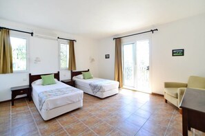 Villa, 3 Schlafzimmer, Nichtraucher | 3 Schlafzimmer, individuell eingerichtet, Schreibtisch