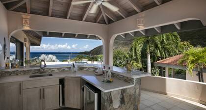 Villa de luxe avec des vues fantastiques imprégnées d'intimité