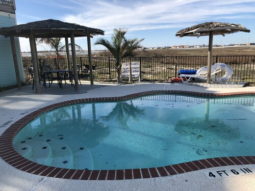 The CLOSEST, PRIVATE, LIT, 50 FT. FISHING PIER to the Gulf of Mex, w boat slips
