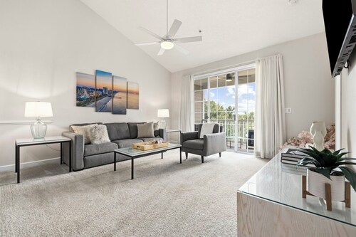 Luxury Golf-View Condo • Barefoot Resort • Resort Pools • Premium Beach Gear