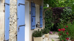 Exterior detail - Country Villa 'Mas' in the Heart of Provence, 4bed, 4bath with AC (Rognonas)