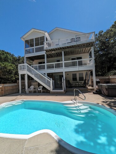 Stay near Outer Banks Beaches - just a quick stroll away