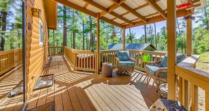 Wood Cabin, Full Amenities, Family Friendly and wifi access
