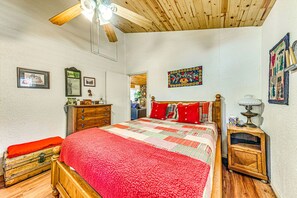 2 slaapkamers, een strijkplank/strijkijzer, gratis wifi, beddengoed