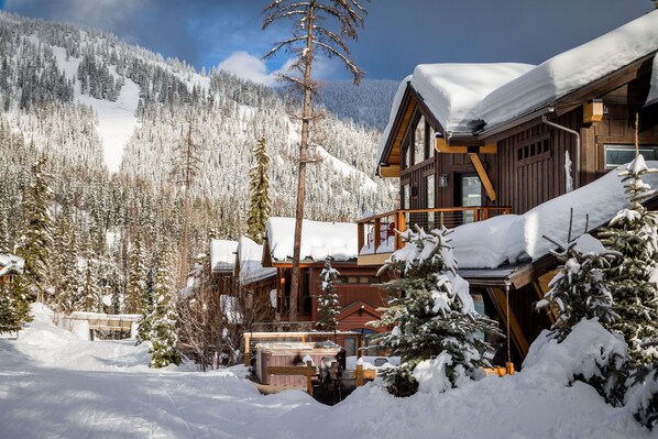 Exterior - ZERO steps from patio to ski/hiking trail! Contact owner for just in time deals. (Whitefish)