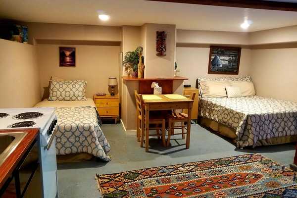 Full-sized and Twin bed sleep 3 comfortably.