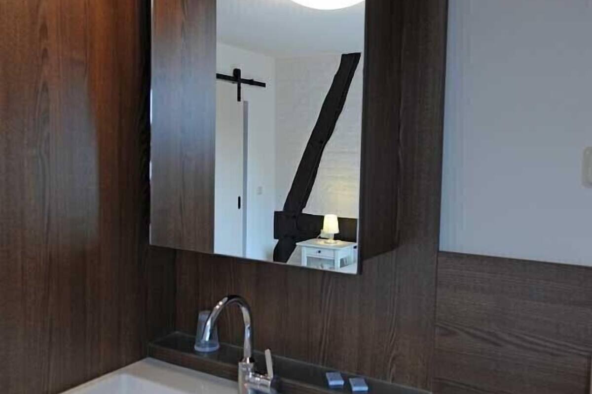 in-room safe, free wifi, bed sheets