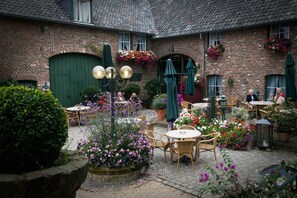 Courtyard - Hotel De Oude Brouwerij (Mechelen)