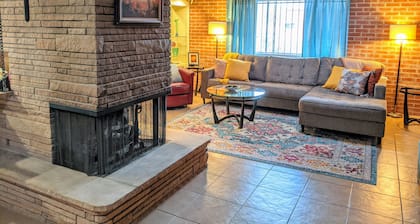 Central Tucson home on quiet cul-de-sac