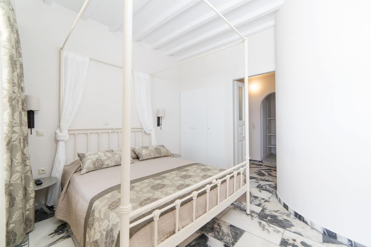 Deluxe appartement | Een bureau, geluiddichte muren, gratis wifi