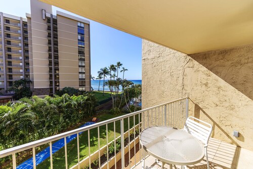 Ocean View Studio at Royal Kahana 318