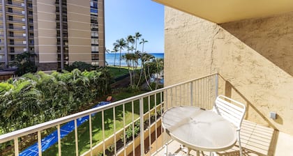 Ocean View Studio at Royal Kahana 318