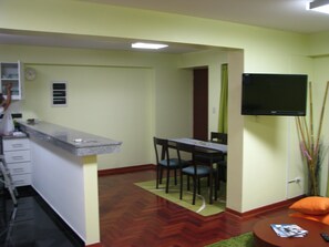 Dining - Modern 1bdrm Apt with A/C In Miraflores (Miraflores)
