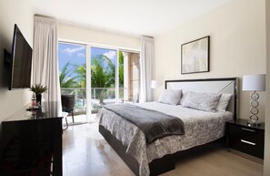 3 bedrooms, in-room safe, iron/ironing board, WiFi